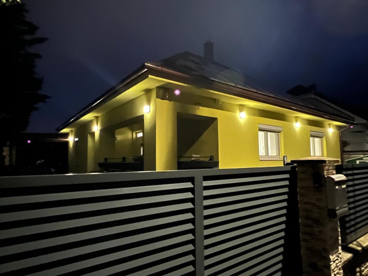 Star Street Home Mosonmagyaróvár Dış mekan fotoğraf