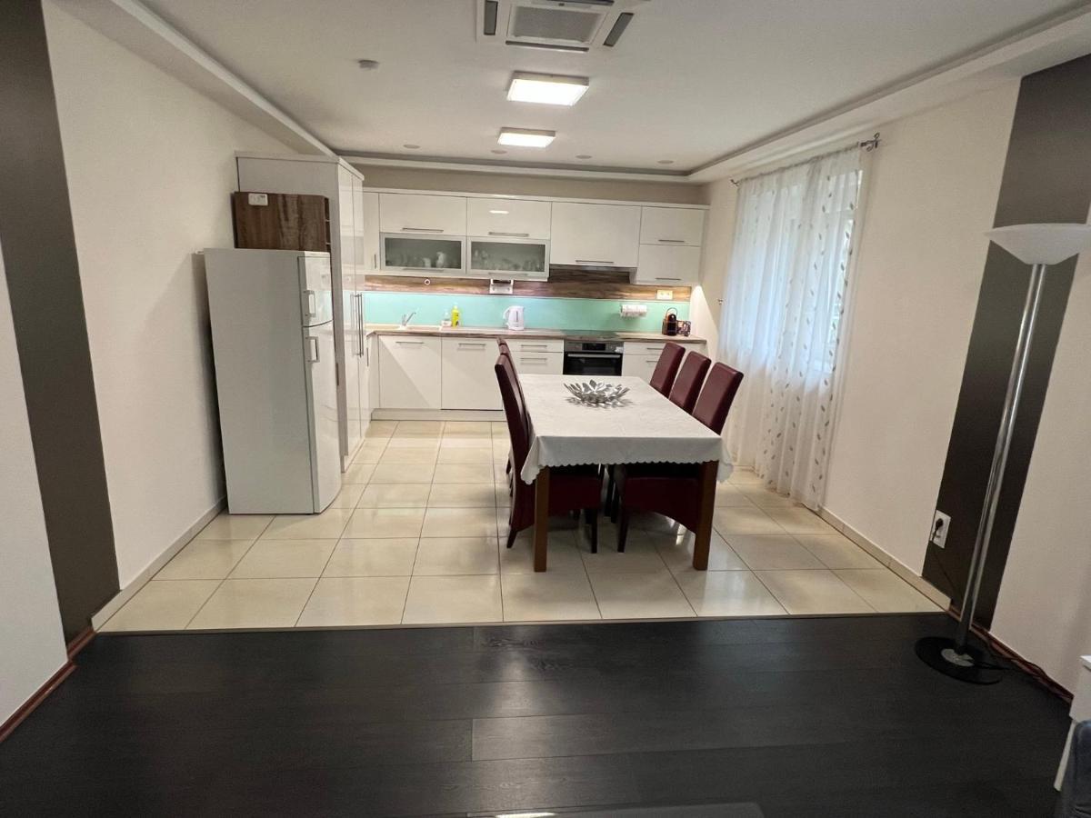 Star Street Home Mosonmagyaróvár Dış mekan fotoğraf